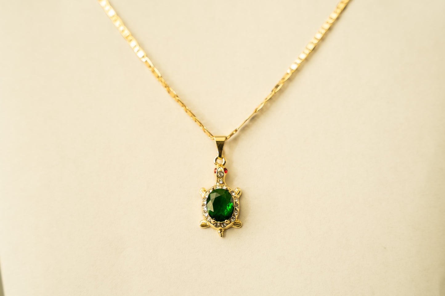 Green Oval Turtle Necklace