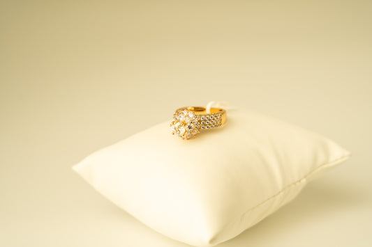 Ring with Diamond 18k laminated gold.