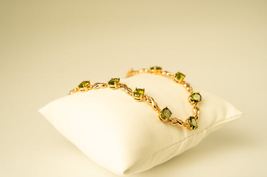 Bracelet with green stones